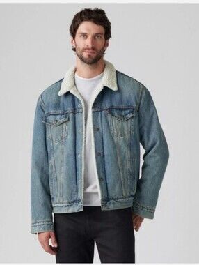 Levi’s Type III Sherpa Trucker Jacket Standard denim sherpa snaps Medium Blue M